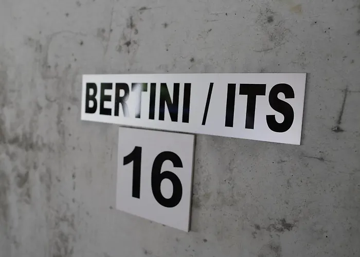 Excellent Flat With A Fantastic View Of The Eiger! Lejlighed *